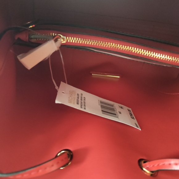 New Michael Kors tote - Picture 6 of 7